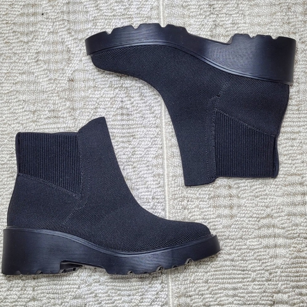 VIVAIA Round Toe Chunky Platform Travel Boots (Belfry) Black 9.5 Waterproof NEW